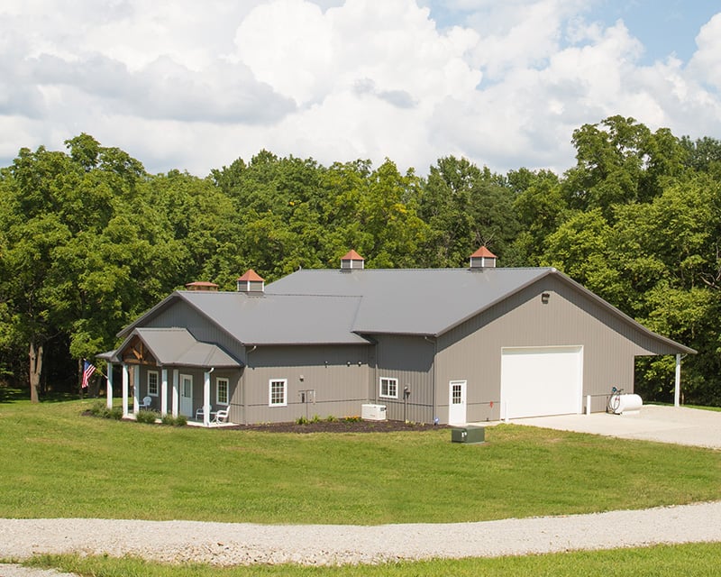 one-story-pole-barn-by-fbi-buildings
